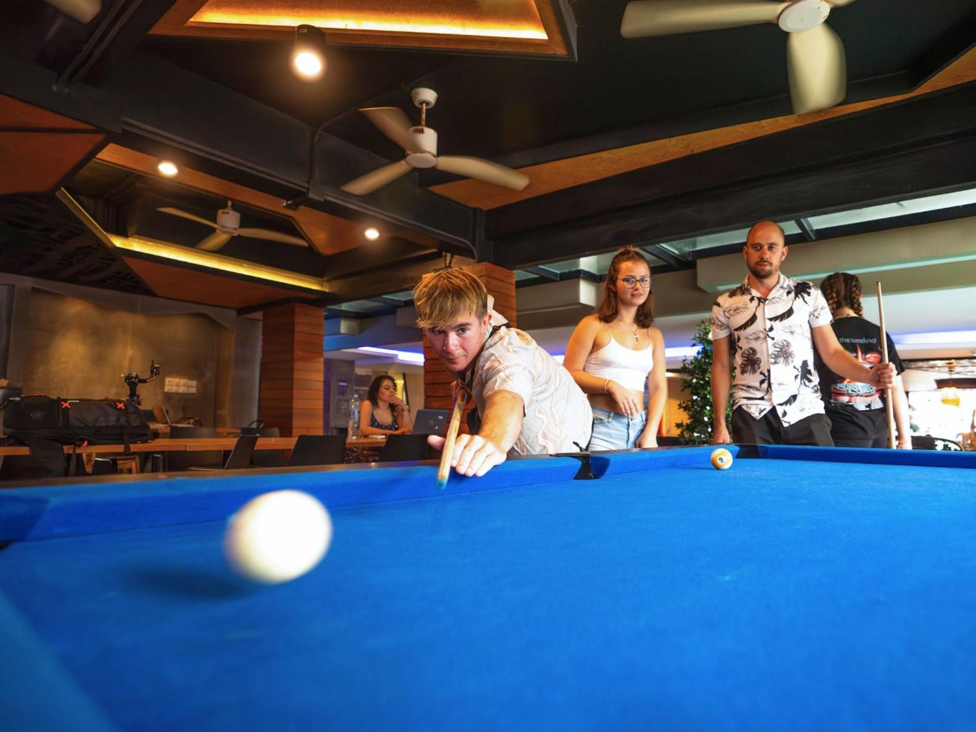 Mad Monkey Phuket Hostel Patong Εξωτερικό φωτογραφία