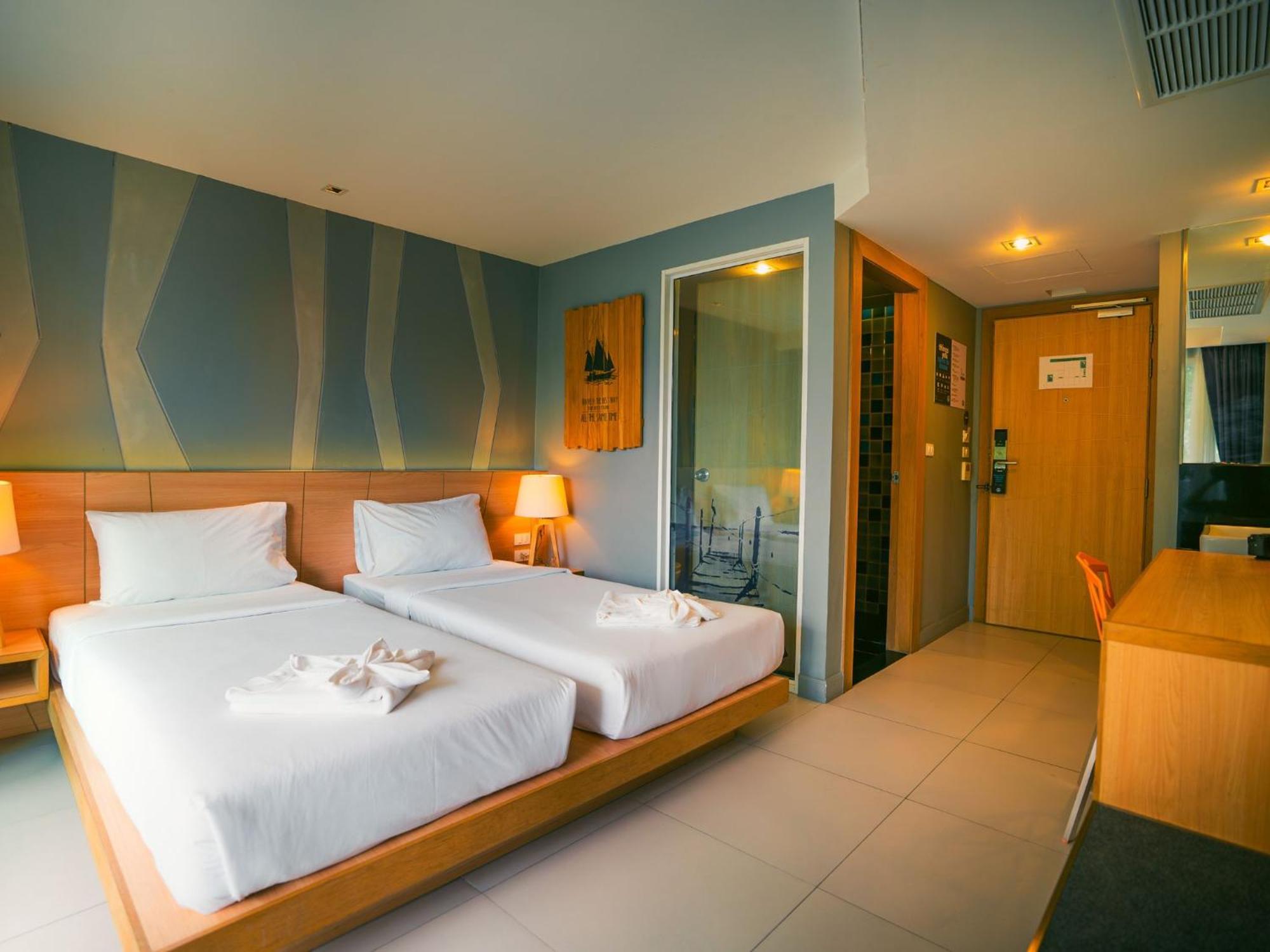 Mad Monkey Phuket Hostel Patong Εξωτερικό φωτογραφία