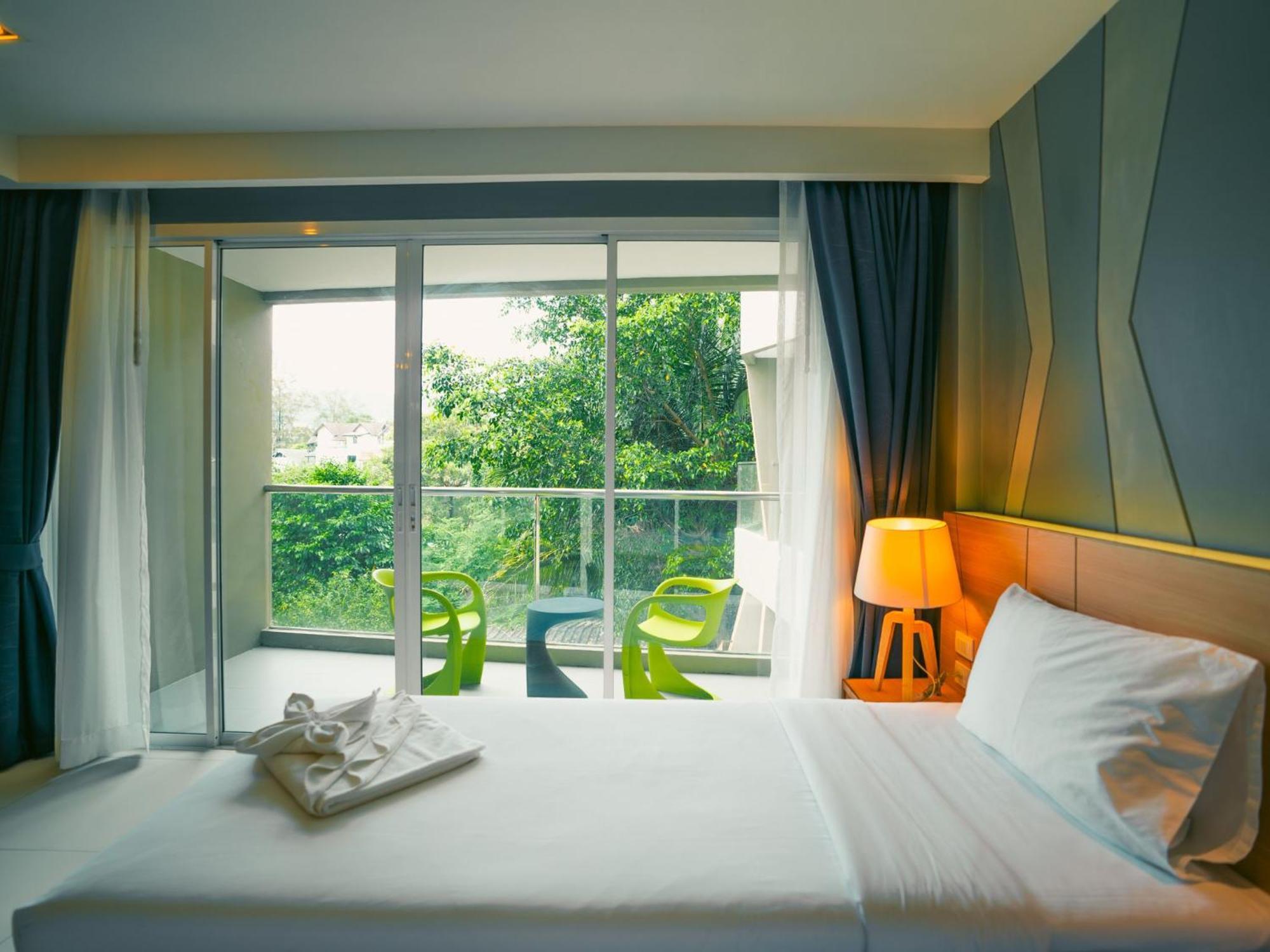 Mad Monkey Phuket Hostel Patong Εξωτερικό φωτογραφία