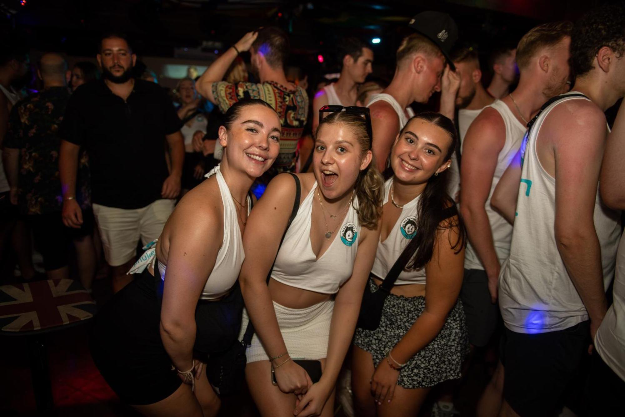 Mad Monkey Phuket Hostel Patong Εξωτερικό φωτογραφία
