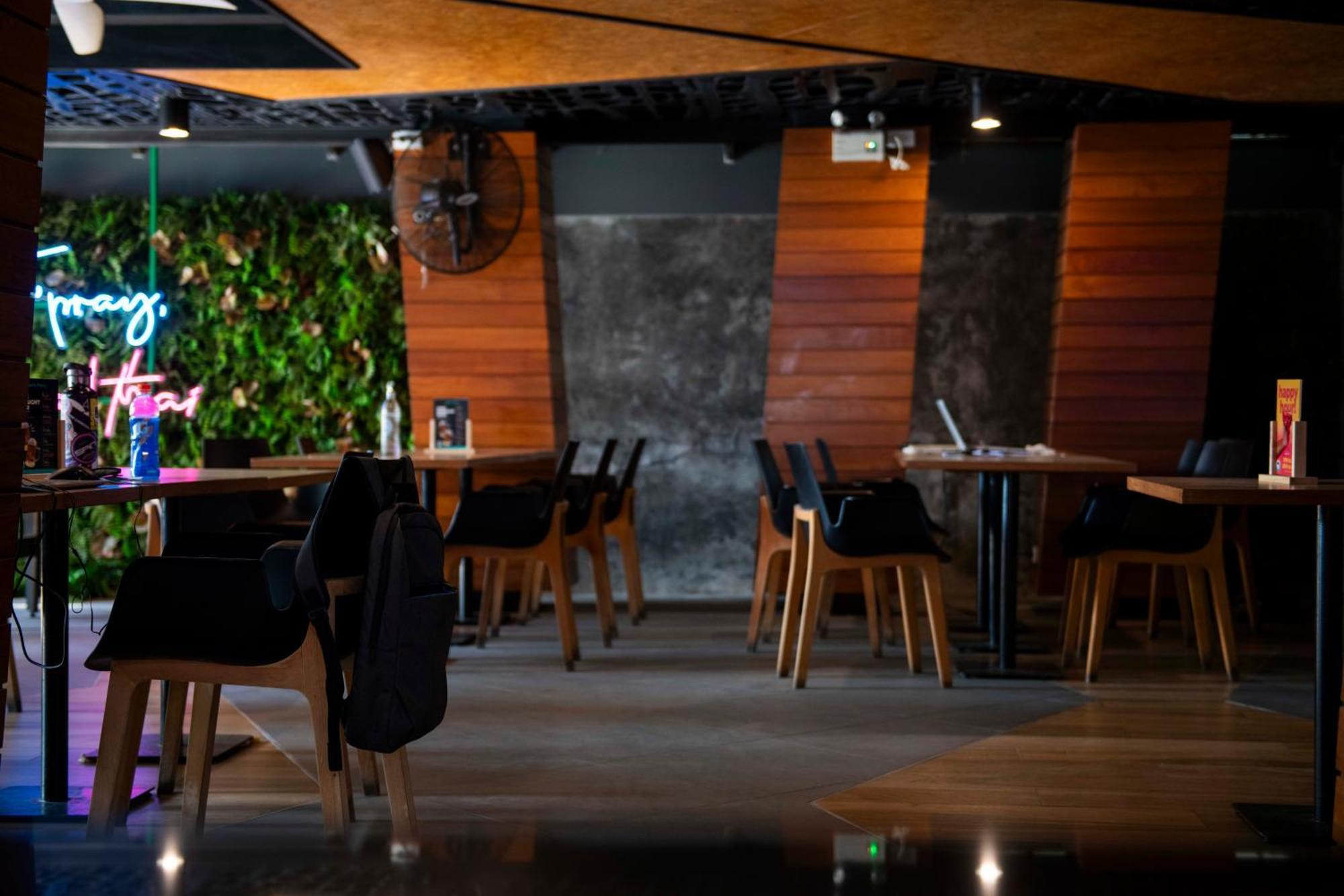 Mad Monkey Phuket Hostel Patong Εξωτερικό φωτογραφία