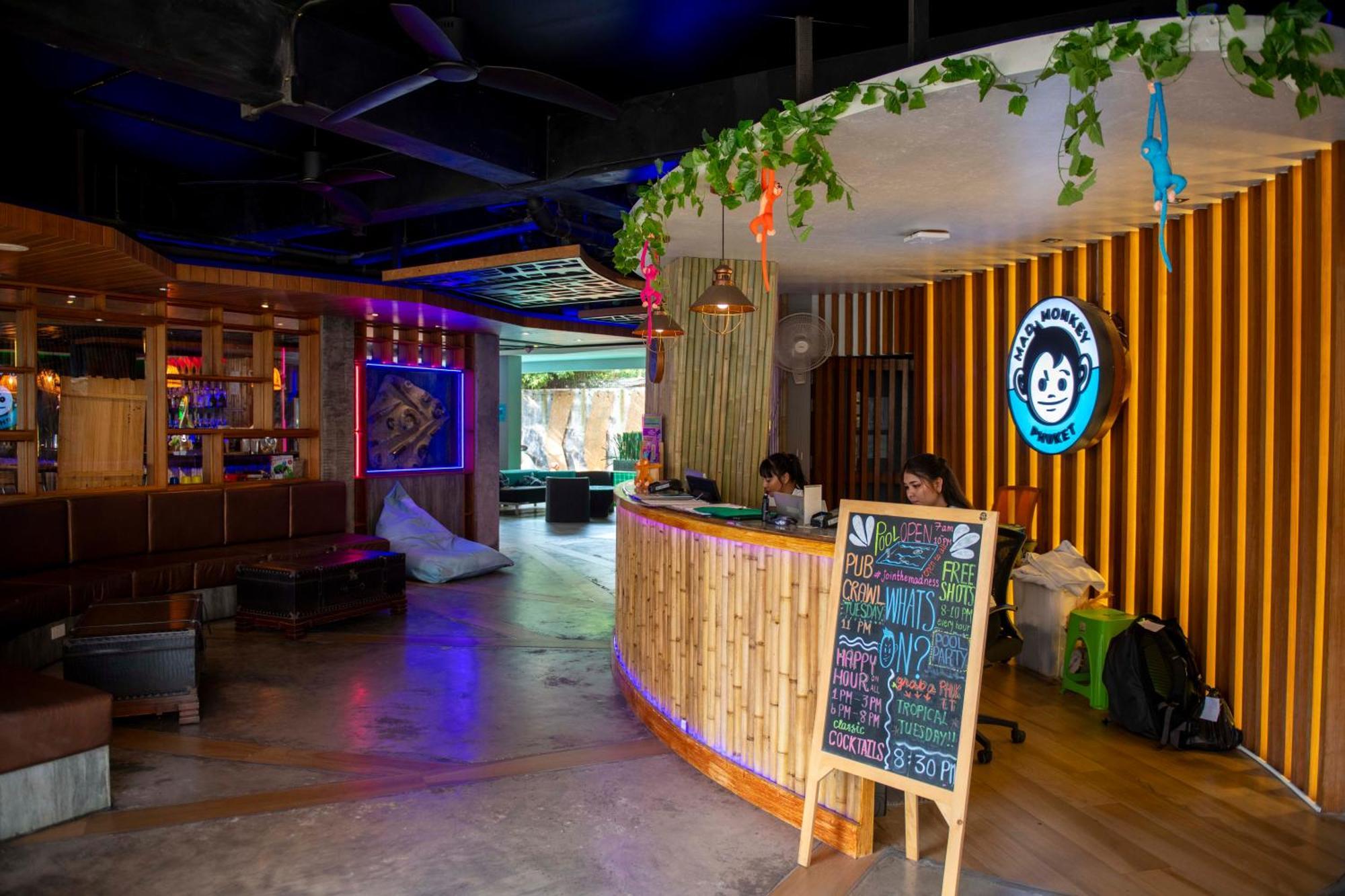 Mad Monkey Phuket Hostel Patong Εξωτερικό φωτογραφία