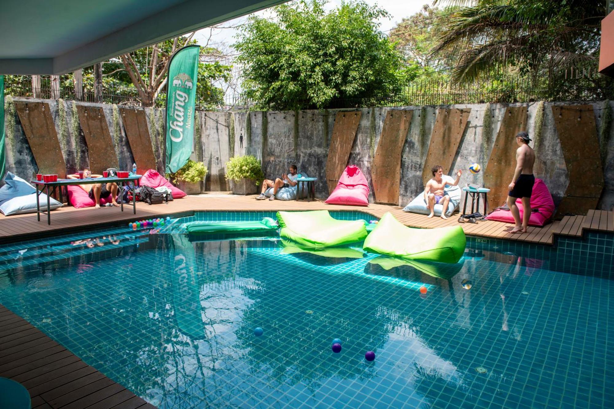 Mad Monkey Phuket Hostel Patong Εξωτερικό φωτογραφία